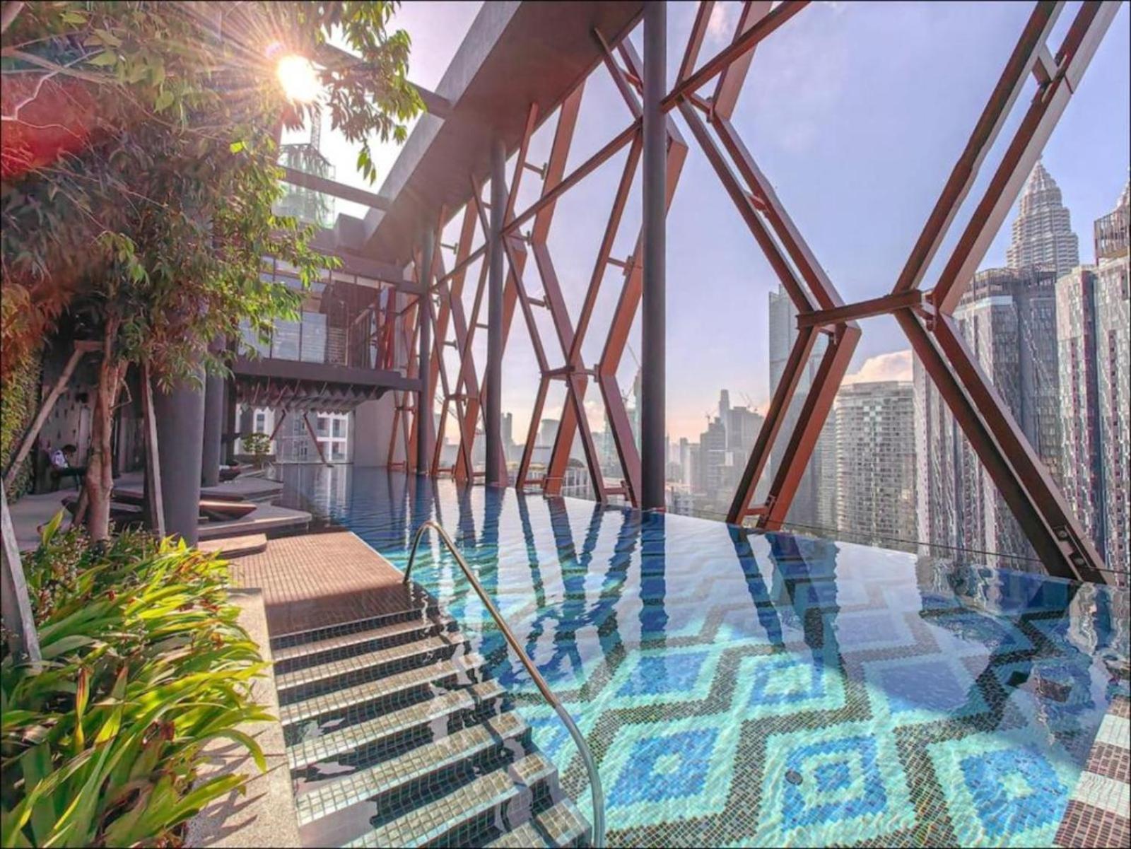 Scarletz Suites Klcc Куала-Лумпур Экстерьер фото