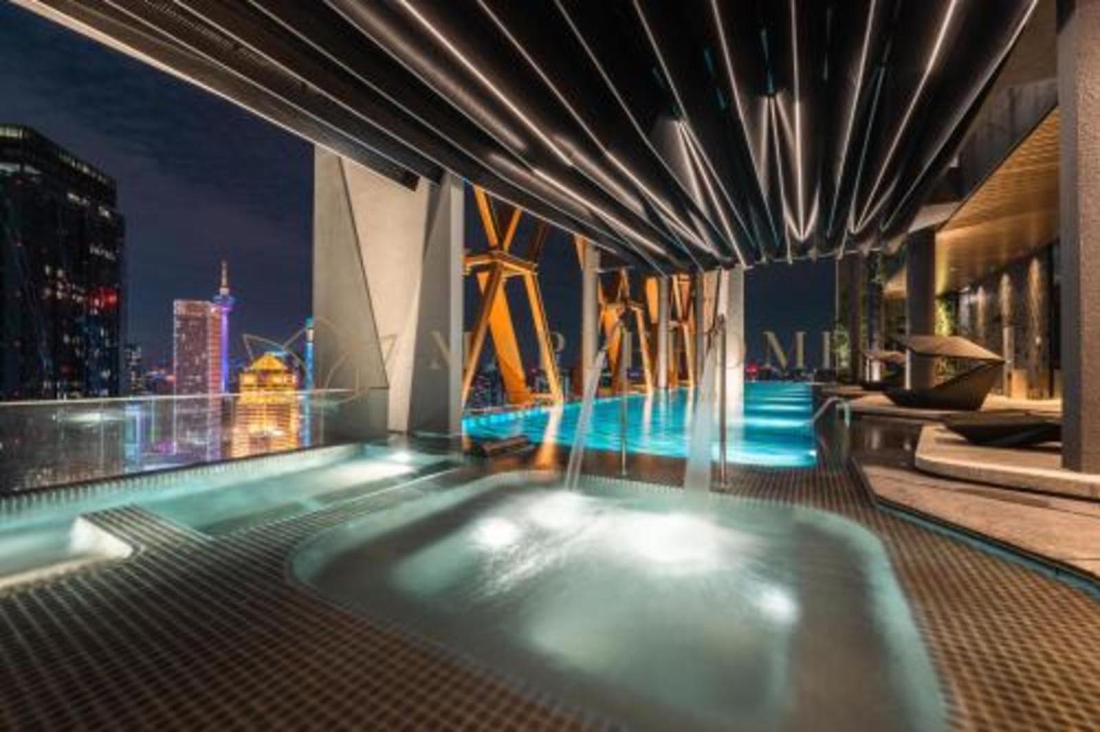 Scarletz Suites Klcc Куала-Лумпур Экстерьер фото